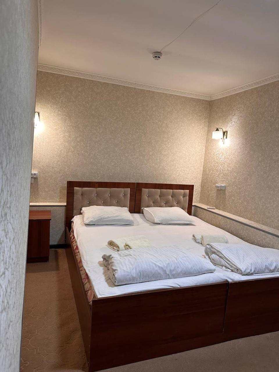 Old Inn Hostel 塔什干 外观 照片