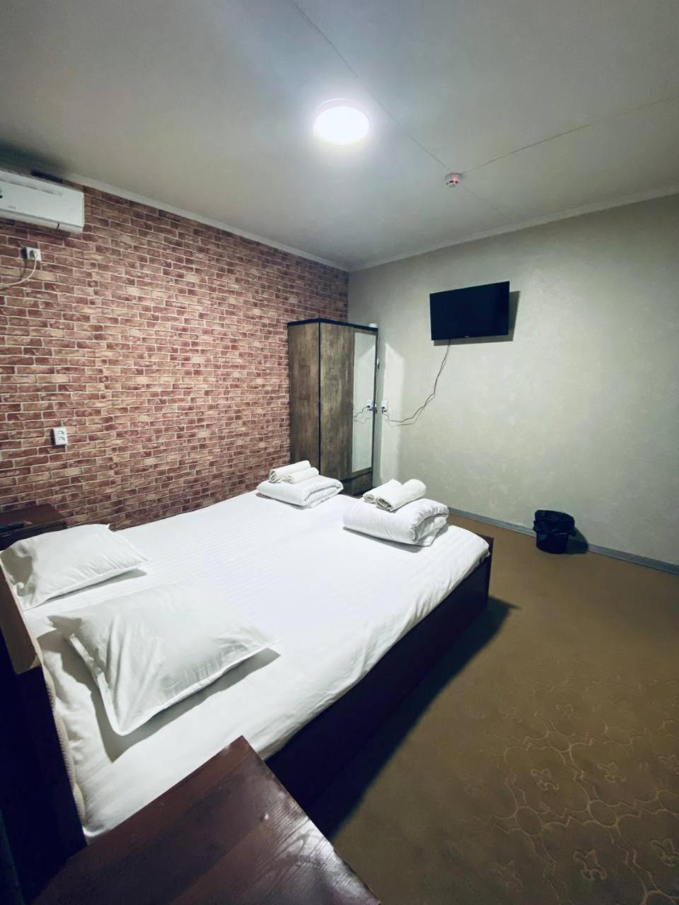 Old Inn Hostel 塔什干 外观 照片
